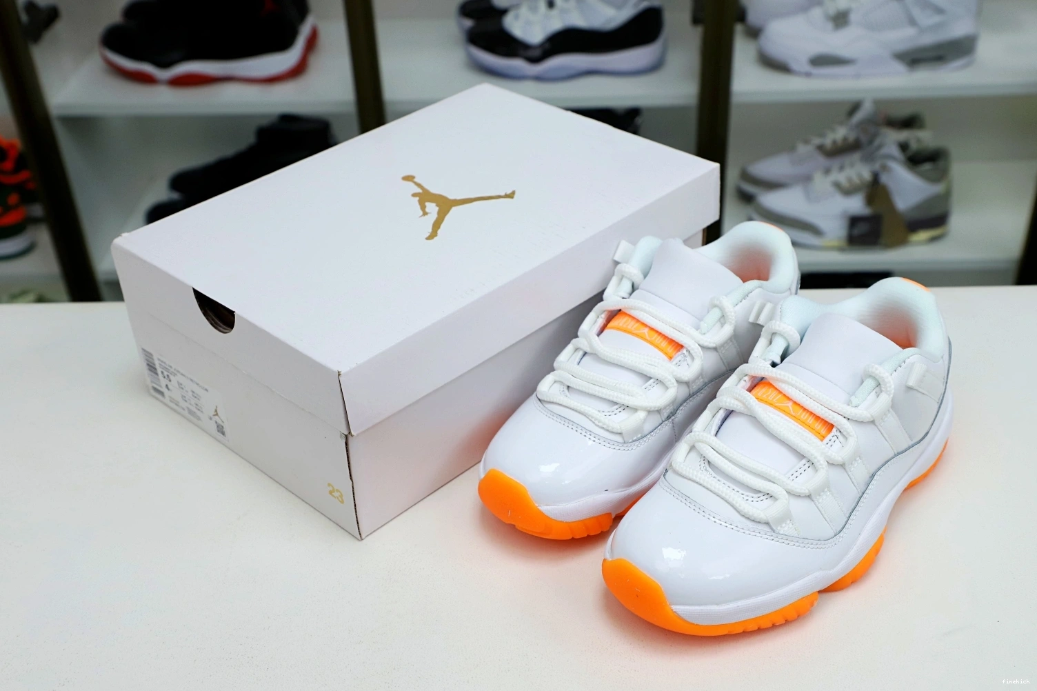 'BRIGHT CITRUS' AIR WMNS 11 RETRO JORDAN LOW 0905